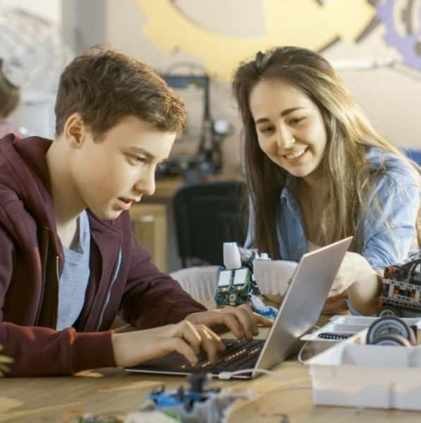 Asesoría técnica y académica para proyectos universitarios